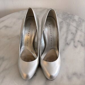 SOLD on DEPOP Martinez Valero silver leather pumps size 7